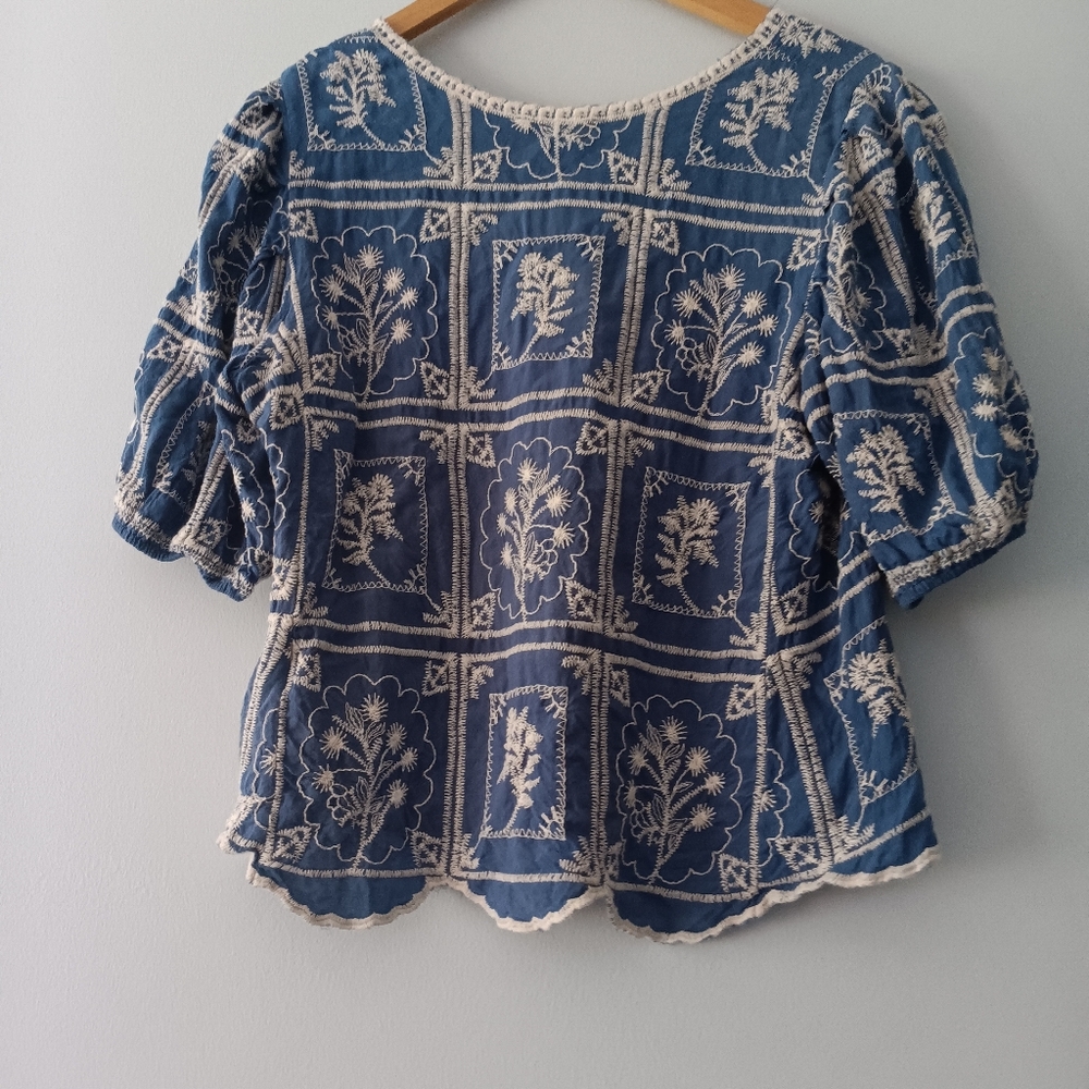 Solitaire Blue White Embroidered Bell Sleeve Blouse Scallop Hem Large Boho Top - Picture 2 of 7